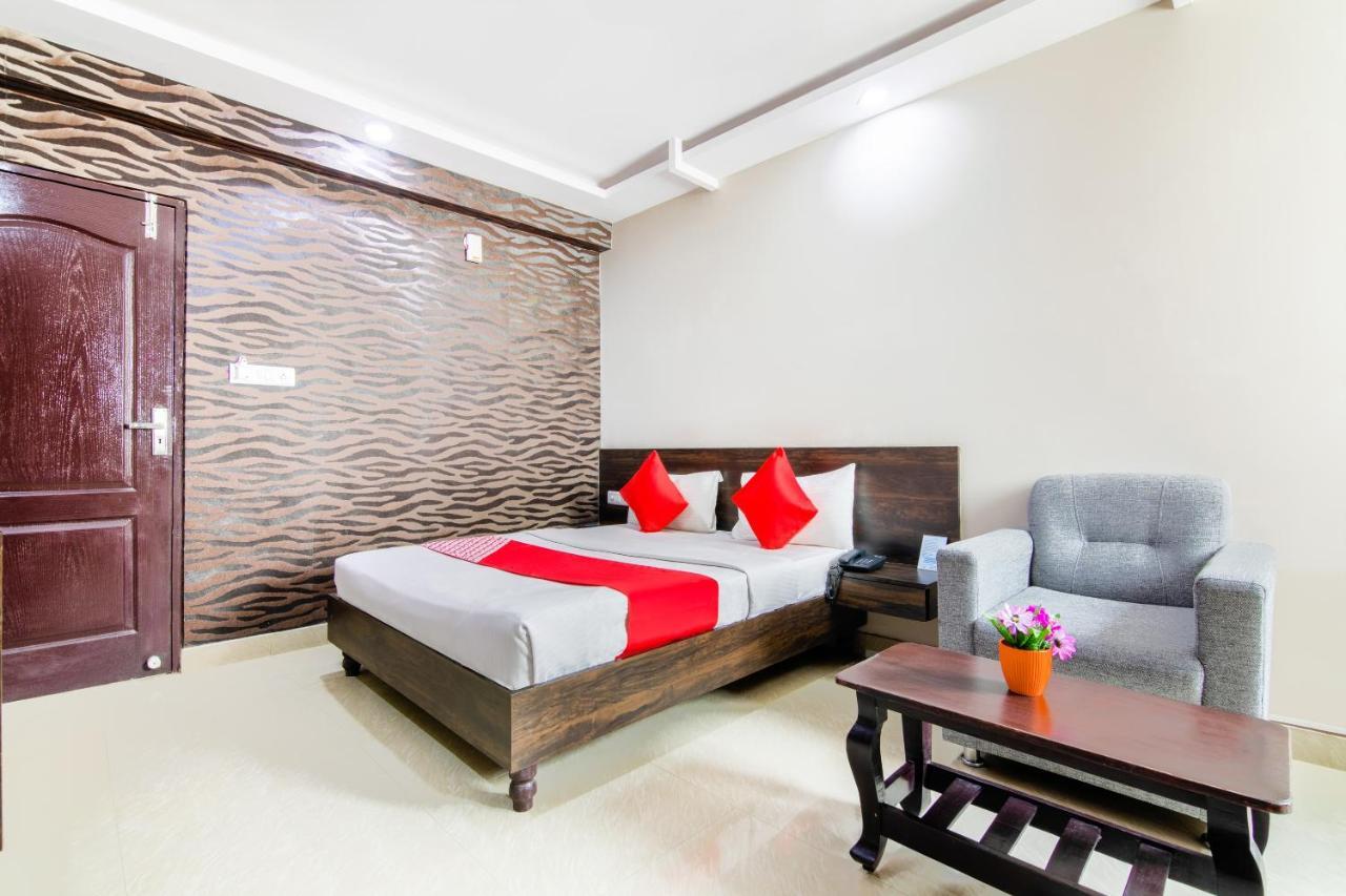 העיר בנגלור Hotel Central Suites מראה חיצוני תמונה
